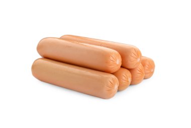 Taze çiğ sosisler beyaz üzerine izole edilmiş. Et ürünü