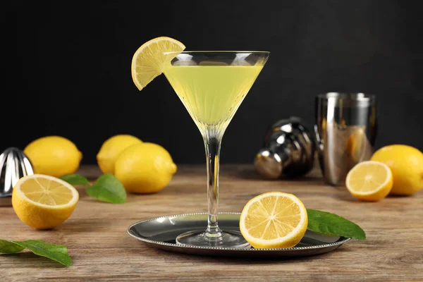 Lemon Martini Cocktail Fresh Fruits Wooden Table — 图库照片