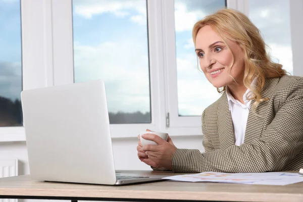 Lady Boss Working Laptop Desk Office Successful Businesswoman — Stock Photo, Image