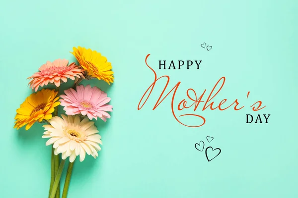 Feliz Día Madre Tarjeta Felicitación Con Hermosas Flores Gerberas Sobre — Foto de Stock