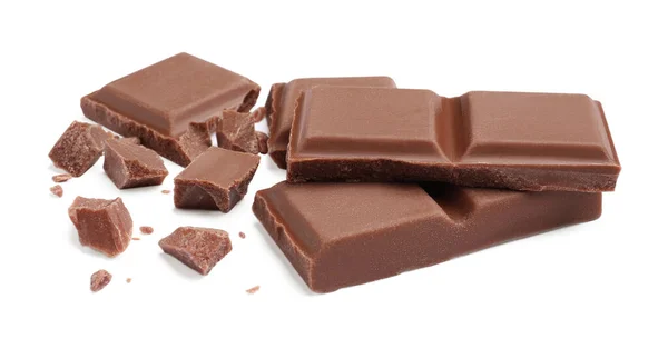 Beyaz Arka Planda Lezzetli Sütlü Çikolata Parçaları — Stok fotoğraf