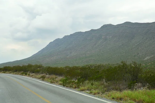 Beautiful View Empty Asphalt Highway Outdoors Road Trip — Stockfoto
