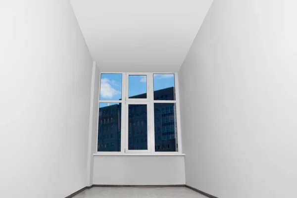 Leere Büroräume Mit Sauberen Fenstern Und Türen Innenarchitektur — Stockfoto