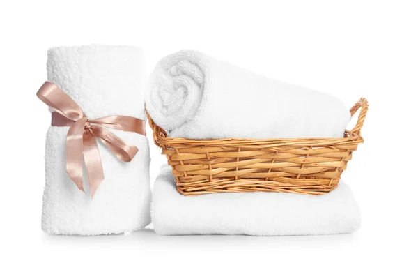 Wicker Basket Rolled Bath Towels Isolated White — Foto de Stock
