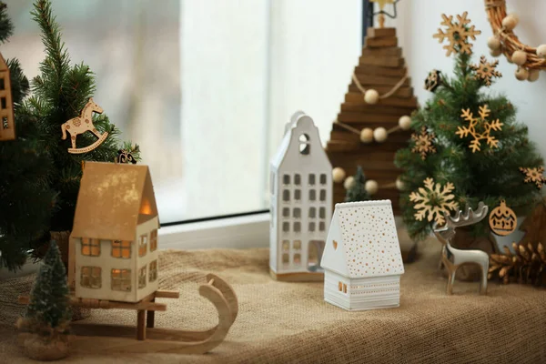 Beautiful Window Sill Decorated Christmas Small Houses Fir Trees Indoors — Fotografia de Stock