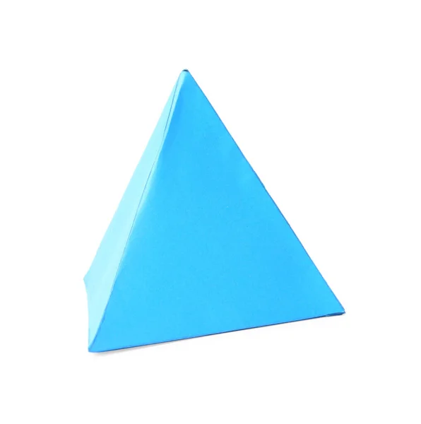 浅蓝色的纸金字塔被白色隔离 Origami艺术 — 图库照片