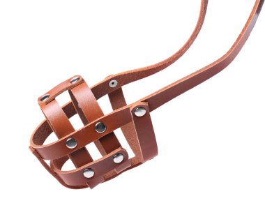 Kahverengi deri köpek ağızlığı beyazda izole edilmiş.