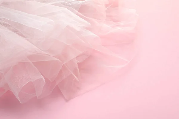 Bellissimo Tessuto Tulle Bianco Sfondo Rosa — Foto Stock