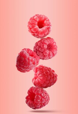 Mercan zeminine düşen taze ahududu.