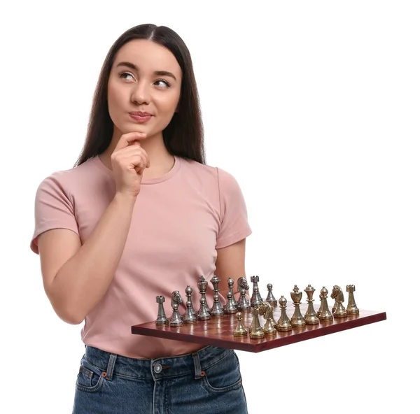 Задумчивая Женщина Держит Шахматную Доску Игровыми Фигурами Белом Фоне — стоковое фото