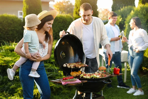 Family Friends Having Barbecue Party Outdoors — Stock Photo, Image