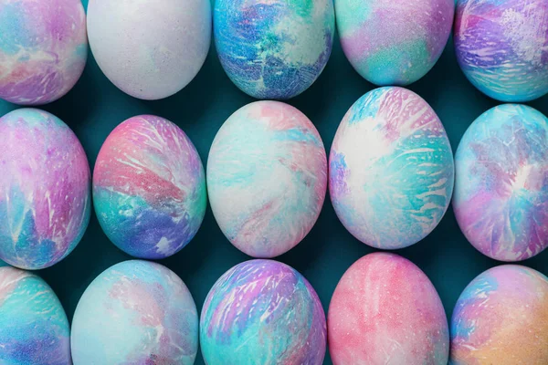 Many Decorated Easter Eggs Turquoise Background Flat Lay — Stock Photo, Image