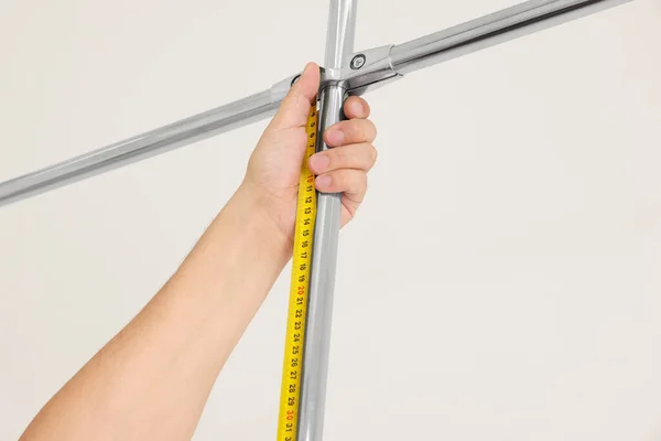 Worker Measuring Metal Pipes Installation Closeup — Stock Fotó