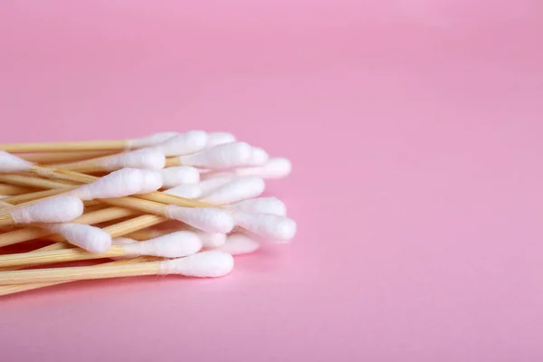 Wooden Cotton Buds Pink Background Closeup Space Text — Stock Photo, Image