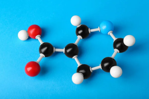 Молекула Витамина Светло Голубом Фоне Вид Сверху Химическая Модель — стоковое фото