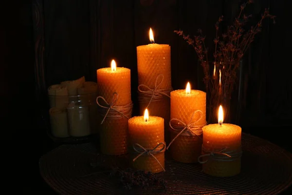 Beautiful Burning Beeswax Candles Dried Lavender Flowers Table — Stock fotografie