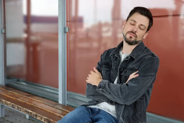 Tired Man Sleeping Public Transport Stop Outdoors — Stock Photo, Image