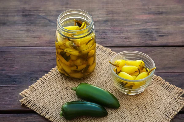 Fresh Pickled Jalapeno Peppers Wooden Table — Stok fotoğraf