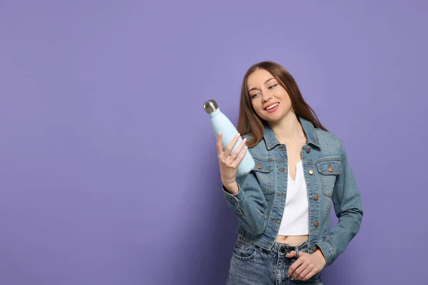 Beautiful Young Woman Thermos Bottle Purple Background Space Text — Fotografia de Stock
