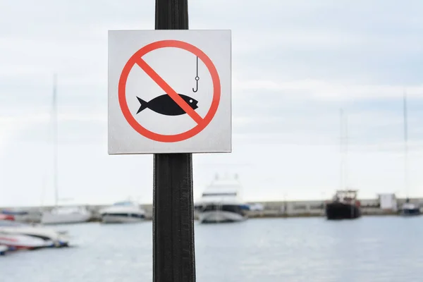 Poste Com Nenhum Sinal Pesca Perto Mar Espaço Para Texto — Fotografia de Stock