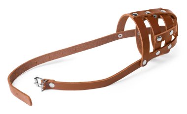 Kahverengi deri köpek ağızlığı beyazda izole edilmiş.