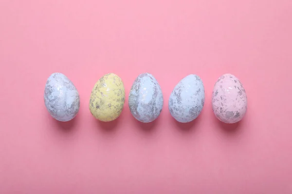 Many Painted Easter Eggs Pink Background Flat Lay — Stock Fotó