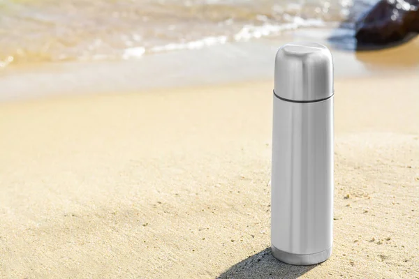 Metallic Thermos Hot Drink Sandy Beach Sea Space Text — Stockfoto