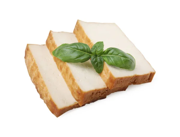 Rebanadas Delicioso Tofu Ahumado Albahaca Aislado Blanco —  Fotos de Stock