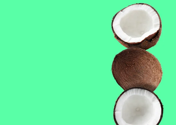 배경에는 코코넛을 놓는다 원문을 — 스톡 사진
