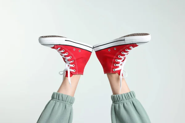 Foto de stock gratuita sobre calcetines rojos, copy space, de cerca,  enfoque selectivo, fondo blanco, mujer, patas, pies