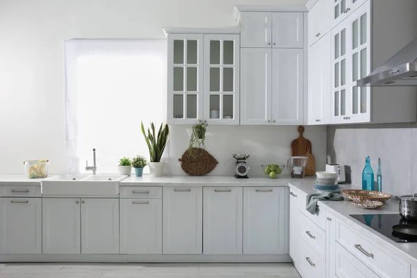 Hermoso Interior Cocina Con Muebles Modernos Elegantes — Foto de Stock
