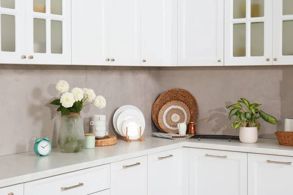 Interior Dapur Yang Indah Dengan Gaya Furnitur Modern — Stok Foto
