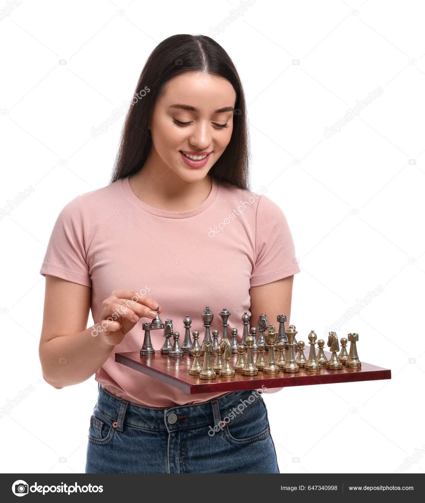 Closeup imagem de pessoas jogando e se movendo damas em um tabuleiro de  xadrez