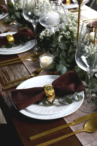 Ambiente Mesa Elegante Elegante Para Jantar Festivo — Fotografia de Stock