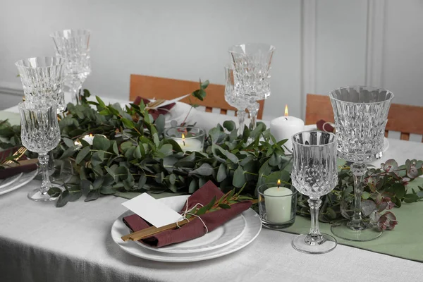 Elegante Elegante Mesa Para Una Cena Festiva Interior — Foto de Stock
