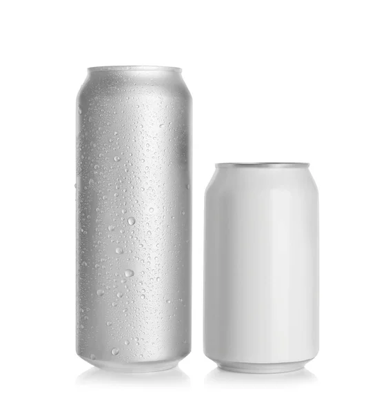 Latas Alumínio Com Bebidas Fundo Branco — Fotografia de Stock