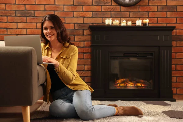 Young Woman Laptop Floor Fireplace Home — Stockfoto