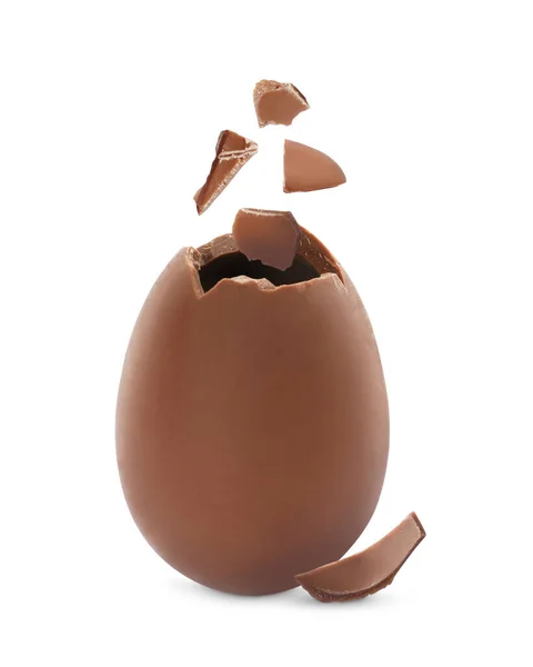 Huevo Chocolate Con Leche Explotada Sobre Fondo Blanco —  Fotos de Stock