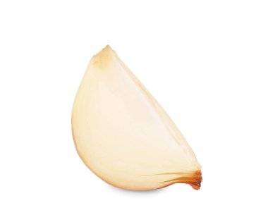 Beyaz üzerine izole edilmiş taze soğan parçası.