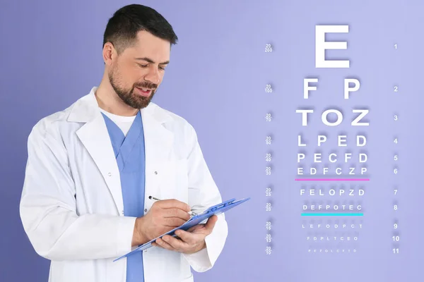 Δοκιμή Όρασης Οφθαλμίατρος Οφθαλμίατρος Και Οφθαλμικός Χάρτης Μπλε Βιολετί Φόντο — Φωτογραφία Αρχείου