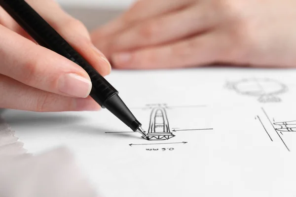 세공인 이정교 반지를 스케치하는 그려져 클로즈업 — 스톡 사진