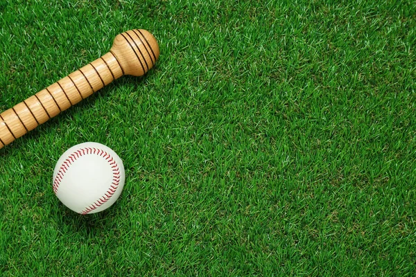 Wooden Baseball Bat Ball Green Grass Flat Lay Space Text — Fotografia de Stock