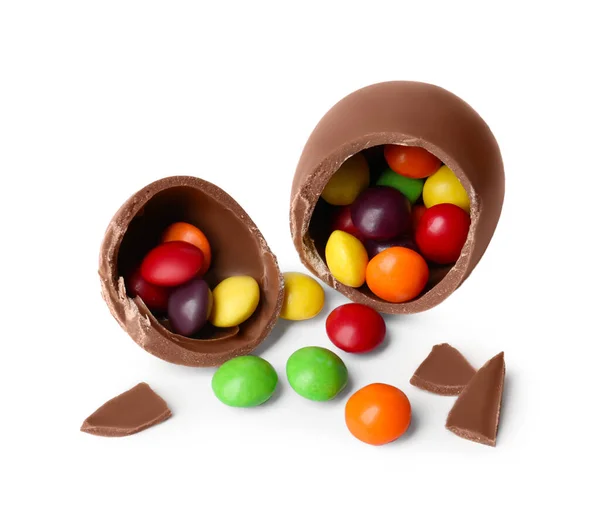 Tasty Broken Chocolate Egg Colorful Candies Isolated White — Zdjęcie stockowe