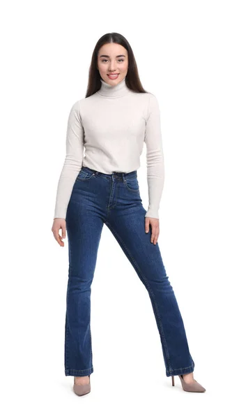 Jovem Mulher Jeans Elegantes Fundo Branco — Fotografia de Stock