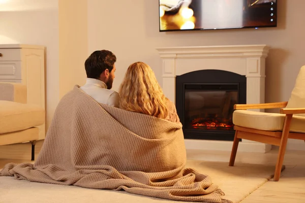 Lovely Couple Spending Time Together Fireplace Home Back View — Stock fotografie