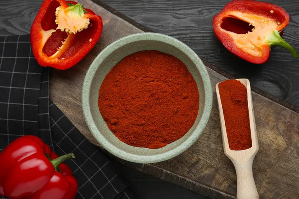 Schaal Aromatische Paprika Verse Paprika Zwarte Houten Tafel Plat Gelegd — Stockfoto