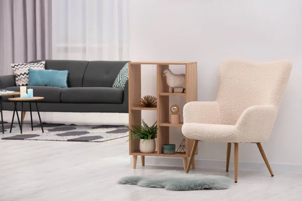 Comfortable Armchair Wooden Shelf White Wall Stylish Room Interior Design — Stock Photo, Image