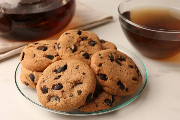 Delicious Chocolate Chip Cookies Tea White Marble Table Closeup — Stock Photo, Image