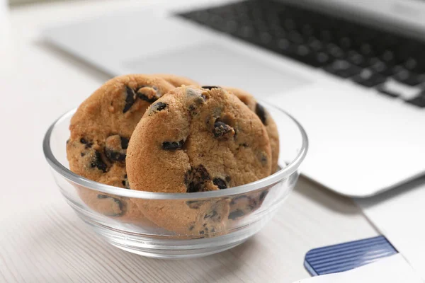 Bowl Chocolate Chip Cookies White Wooden Table Office Closeup — Stock Photo, Image