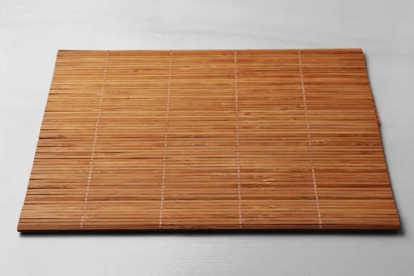 Nouveau Tapis Bambou Propre Sur Table Beige — Photo